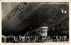 Ansichtskarte / Postkarte Luftschiff LZ 127 Graf Zeppelin, Ausziehen aus der Luftschiffhalle Frie...