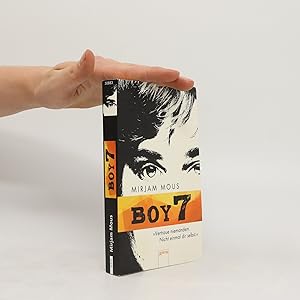 Bild des Verkufers fr Boy 7 zum Verkauf von Bookbot