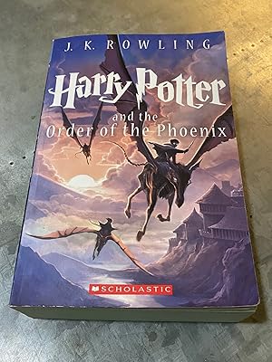 Bild des Verkufers fr Harry Potter and the Order of the Phoenix (Book 5) zum Verkauf von PAPPINFUSS Books