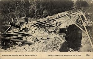 Ak-Eisenbahn entlang der Nordlinie zerstört
