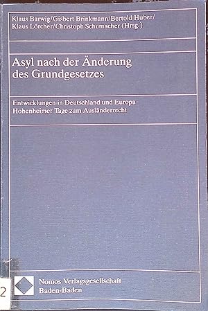 Seller image for Asyl nach der nderung des Grundgesetzes: Entwicklung in Deutschland und Europa. Hohenheimer Tage zum Auslnderrecht. for sale by books4less (Versandantiquariat Petra Gros GmbH & Co. KG)