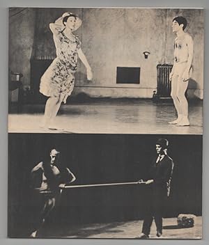 Bild des Verkufers fr Judson Dance Theater: 1962 - 1966 zum Verkauf von Jeff Hirsch Books, ABAA