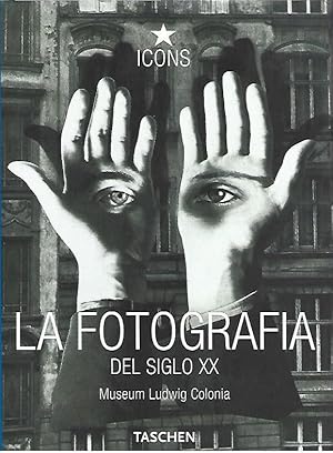 Seller image for LA FOTOGRAFA DEL SIGLO XX for sale by LLIBRERIA TECNICA
