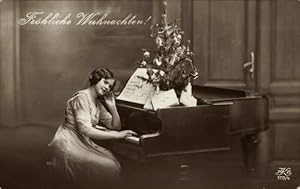 Ansichtskarte / Postkarte Glückwunsch Weihnachten, Frau am Klavier, Tannenbaum