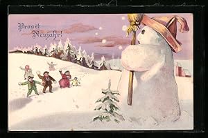 Präge-Ansichtskarte Schneemann wird von Kindern mit Schneebällen abgeworfen
