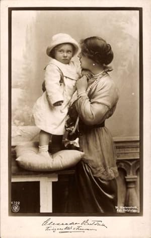 Ansichtskarte / Postkarte Prinzessin Alexandra Viktoria von Preußen mit Sohn Prinz Alexander Ferd...