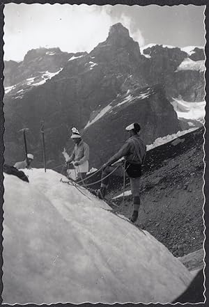 Italy 1939, Macugnaga (Verbania), Mountaineers climb the mountain, Vintage photography