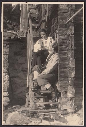 Italy 1939, Breuil-Cervinia (Aosta), Romantic scene on the stairs, Vintage photography