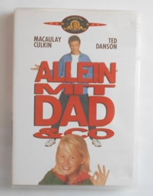Bild des Verkufers fr Allein mit Dad & Co. [DVD]. zum Verkauf von KULTur-Antiquariat