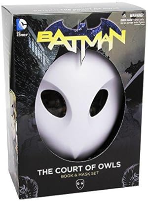 Imagen del vendedor de Batman: The Court of Owls Mask and Book Set (The New 52) (Batman: The New 52) a la venta por WeBuyBooks