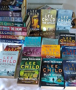 Jack Reacher Collection 25 books - 1 Killing Floor 2 Die Trying 3 Tripwire 4 The Visitor 5 Echo B...