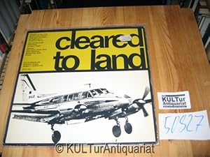Seller image for Clear to land - Landung frei [Vinyl-LP]. Beispiele aus dem Funksprechverkehr zwischen Flugzeugen und Tower. for sale by KULTur-Antiquariat
