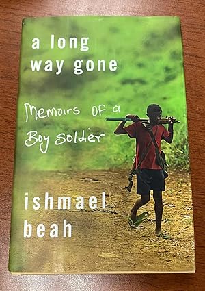 Immagine del venditore per A Long Way Gone: Memoirs of a Boy Soldier venduto da Court Street Books/TVP Properties, Inc.