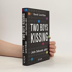 Bild des Verkufers fr Two boys kissing zum Verkauf von Bookbot
