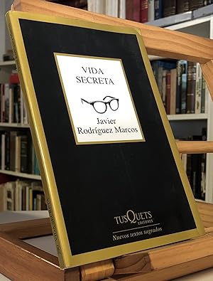 Immagine del venditore per Vida Secreta venduto da La Bodega Literaria