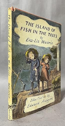 Imagen del vendedor de The Island of Fish in the Trees a la venta por Books & Bidders