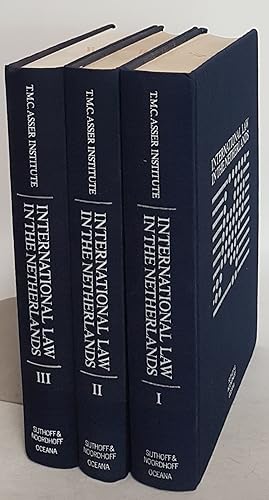 Imagen del vendedor de International Law in the Netherlands (3 vols./ 3 B�nde KOMPLETT) a la venta por books4less (Versandantiquariat Petra Gros GmbH & Co. KG)