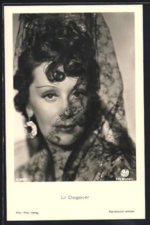 Seller image for Ansichtskarte Schauspielerin Lil Dagover im Kost�m einer Filmrolle for sale by Bartko-Reher