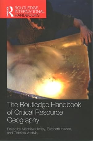 Immagine del venditore per Routledge Handbook of Critical Resource Geography venduto da GreatBookPricesUK