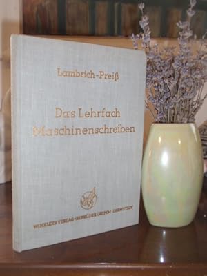 Immagine del venditore per Das Lehrfach Maschinenschreiben. Ein praktisches Vorbereitungsbuch f�r die staatl. Lehramtspr�fung und zur Weiterbildung. venduto da Antiquariat Klabund Wien