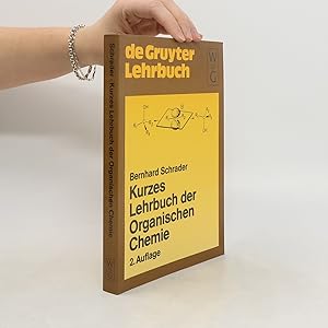 Immagine del venditore per Kurzes Lehrbuch der organischen Chemie venduto da Bookbot
