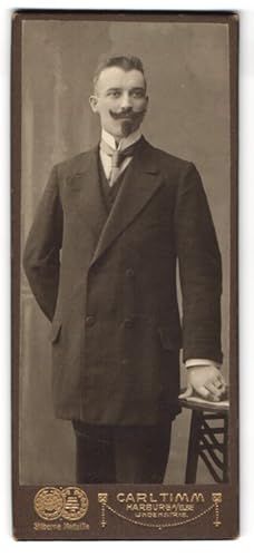 Bild des Verk�ufers f�r Fotografie Carl Timm, Harburg /Elbe, Lindenstrasse, Eleganter Herr mit Schnurrbart zum Verkauf von Bartko-Reher