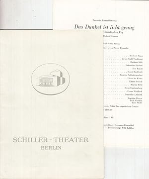 Bild des Verkufers fr Programmheft zu: Das Dunkel ist licht genug. Drei Akte von Christopher Fry. - Spielzeit 1954 / 1955. Programmheft 45 des Schiller Theaters Berlin. - Inszenierung: Karl Heinz Stroux. - Bhnenbild und Kostme: Jean Pierre Ponnelle. - Darsteller: Horst Buchholz, Viktor de Kowa, Kthe Dorsch, Herbert Stass, Ernst Stahl-Nachbaur, Herbert Wilk, Sebastian Fischer, Eva Bubat, , Martin Held u.a. zum Verkauf von Antiquariat Carl Wegner