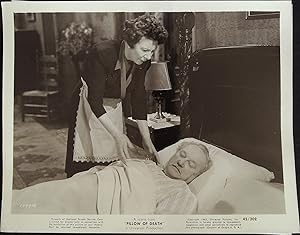 Immagine del venditore per Pillow of Death 8 x 10 Still 1945 Rosalind Ivan and George Cleveland! venduto da AcornBooksNH