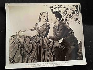 Bild des Verk�ufers f�r The Arizona Raiders 8 X 10 Still 1936 Buster Crabbe & Marsha Hunt, rare! zum Verkauf von AcornBooksNH