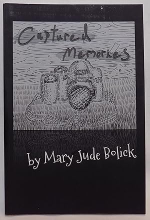 Immagine del venditore per Captured Memories venduto da MLC Books