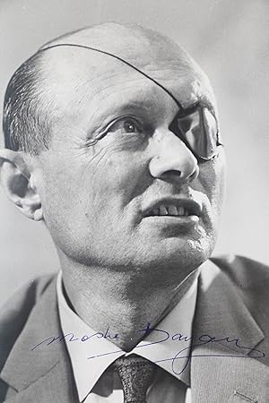 Photographie originale signée par Moshe Dayan