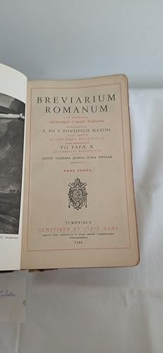 Bild des Verk�ufers f�r Breviarium Romanum ex decreto sacrosancti concilii tridentini restitutum s pii v pontificis maximi jussu editum alorumque pontificum cura recognitum PII PAPAE X auctoritate recognitum Editio vigesima quinta juxta typicam zum Verkauf von Aspire Bookshop The Golden Balloon