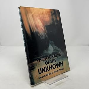 Bild des Verk�ufers f�r Photographs of the Unknown zum Verkauf von Southampton Books