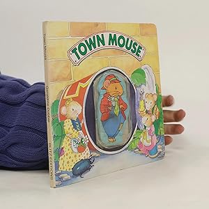 Immagine del venditore per Town Mouse venduto da Bookbot