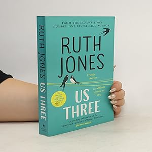 Bild des Verk�ufers f�r Us Three zum Verkauf von Bookbot