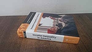 Immagine del venditore per Income Inequality in America: A Reference Handbook (Contemporary World Issues) venduto da BoundlessBookstore