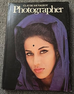 Immagine del venditore per Photographer venduto da Perfector