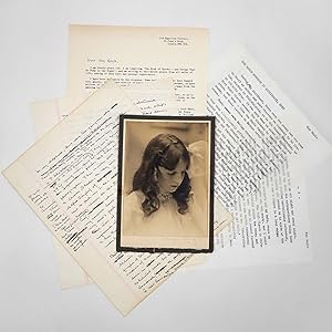 Immagine del venditore per A Small Archive Containing an Original Photographic Portrait by Morton Livingston Schamberg of Kay Boyle when she was nine; along with an Original Manuscript Memoir of Schamberg by Boyle venduto da James Cummins Bookseller, ABAA