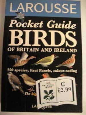 Imagen del vendedor de Birds (Larousse Field Guides) a la venta por WeBuyBooks