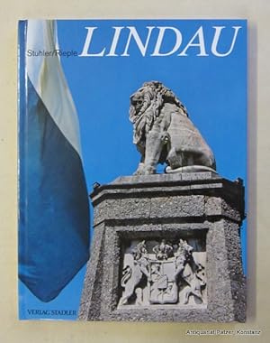 Seller image for Lindau Bodensee. Ein Bildbuch. Text von Max Rieple. Konstanz, Stadler, 1978. Gr.-8vo. 25:19 cm. Mit zahlreichen, teils farbigen fotografischen Abbildungen von Werner Stuhler. 79 S. Farbiger Or.-Pp. (ISBN 3797700288). for sale by J�rgen Patzer