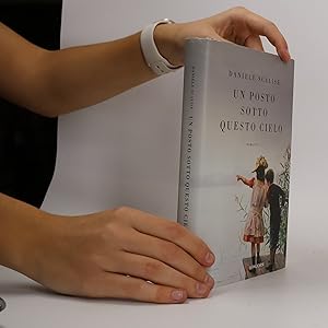 Imagen del vendedor de Un posto sotto questo cielo a la venta por Bookbot