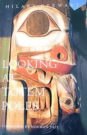 Imagen del vendedor de Looking at Totem Poles a la venta por Greenworld Books