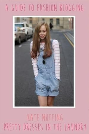 Immagine del venditore per A Guide to Fashion Blogging venduto da Rarewaves.com UK