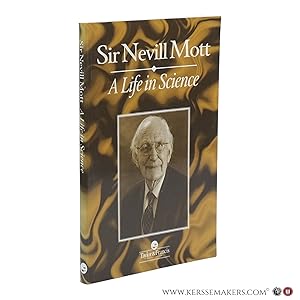 Immagine del venditore per A Life in Science. Paperback edition. venduto da Emile Kerssemakers ILAB