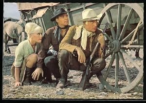 Imagen del vendedor de Ansichtskarte Filmszene aus Karl Mays Unter Geiern, Elke Sommer, G�tz George, Stewart Granger a la venta por Bartko-Reher