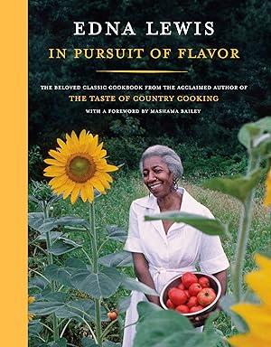 Immagine del venditore per In Pursuit of Flavor: The Beloved Classic Cookbook from the Acclaimed Author of The Taste of Country Cooking venduto da Greenworld Books