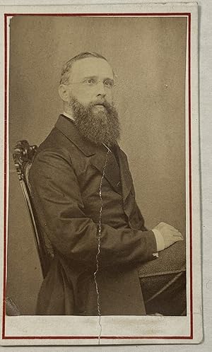 Image du vendeur pour CARTE-DE-VISITE OF HORACE GREELEY WITH MANUSCRIPT NOTING THAT HE BAILED JEFFERSON DAVIS OUT OF PRISON AFTER THE WAR mis en vente par David M. Lesser, ABAA