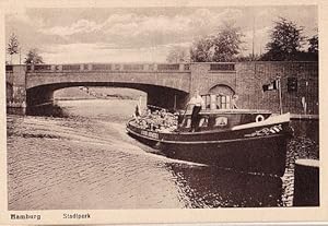 Bild des Verk�ufers f�r Stadtpark (mit Br�cke und Ausflugsschiff). Ansichtskarte in Lichtdruck. Ungelaufen. zum Verkauf von Antiquariat Heinz Tessin