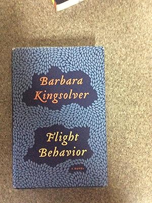 Imagen del vendedor de Flight Behavior: A Novel a la venta por Greenworld Books