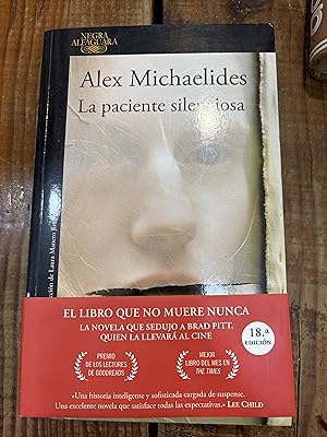 Imagen del vendedor de La paciente silenciosa / The Silent Patient (Spanish Edition) a la venta por Tr�fico de Libros Lavapies